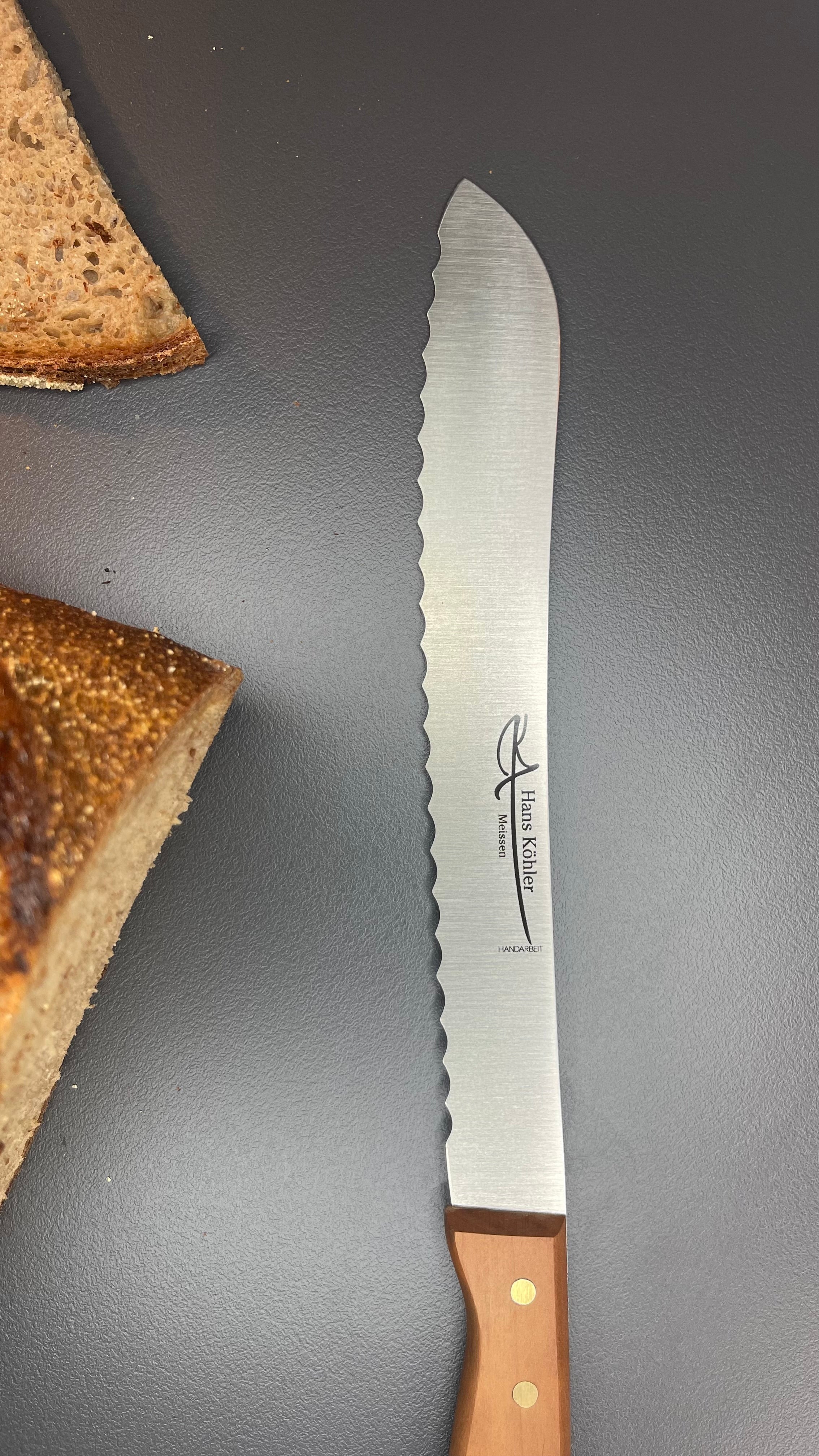 Brotmesser mit Pflaumenholzgriff